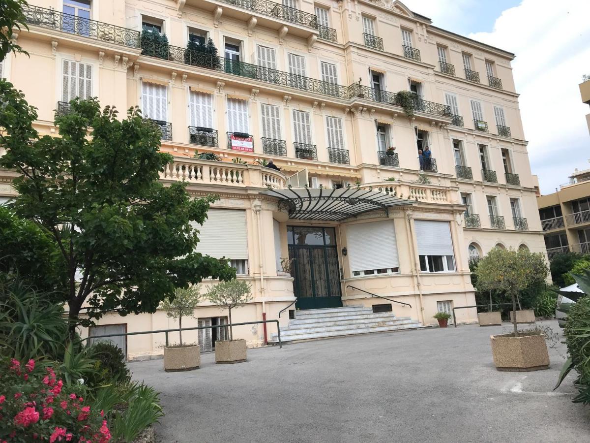 Appartement Terrasse Dans Palace Centre Ville Menton Luaran gambar